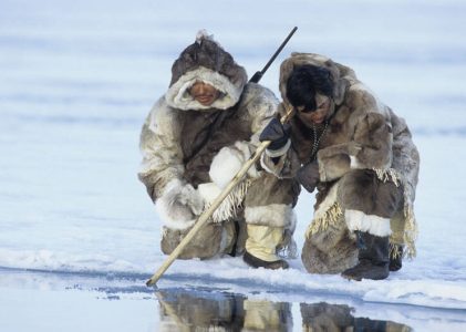 INUIT  –  Ein Volk setzt sich zur Wehr
